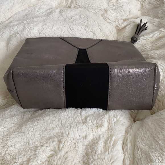 Stella & Dot Work Hard Play Hard Pouch Silver - Picture 3 of 6